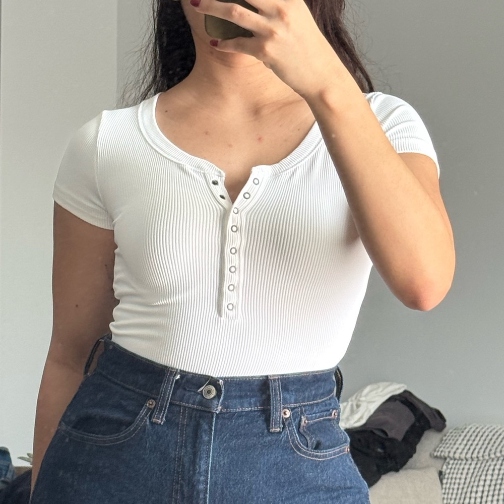 Abercrombie & Fitch White Ribbed Short Sleeve Bodysuit (Soft A&F Collection)